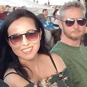 Meet your Posher, Violeta